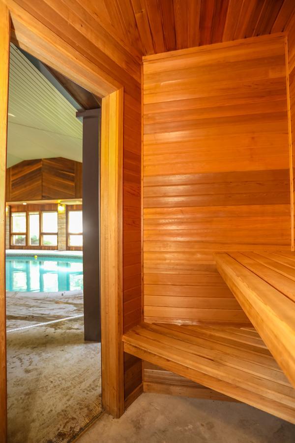 The Lodge At Beaver Lake Bed And Breakfast Роджърс Екстериор снимка