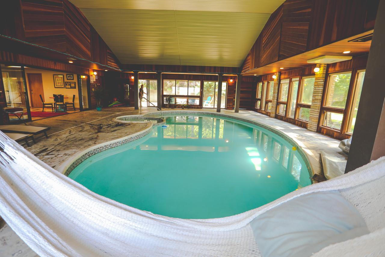 The Lodge At Beaver Lake Bed And Breakfast Роджърс Екстериор снимка